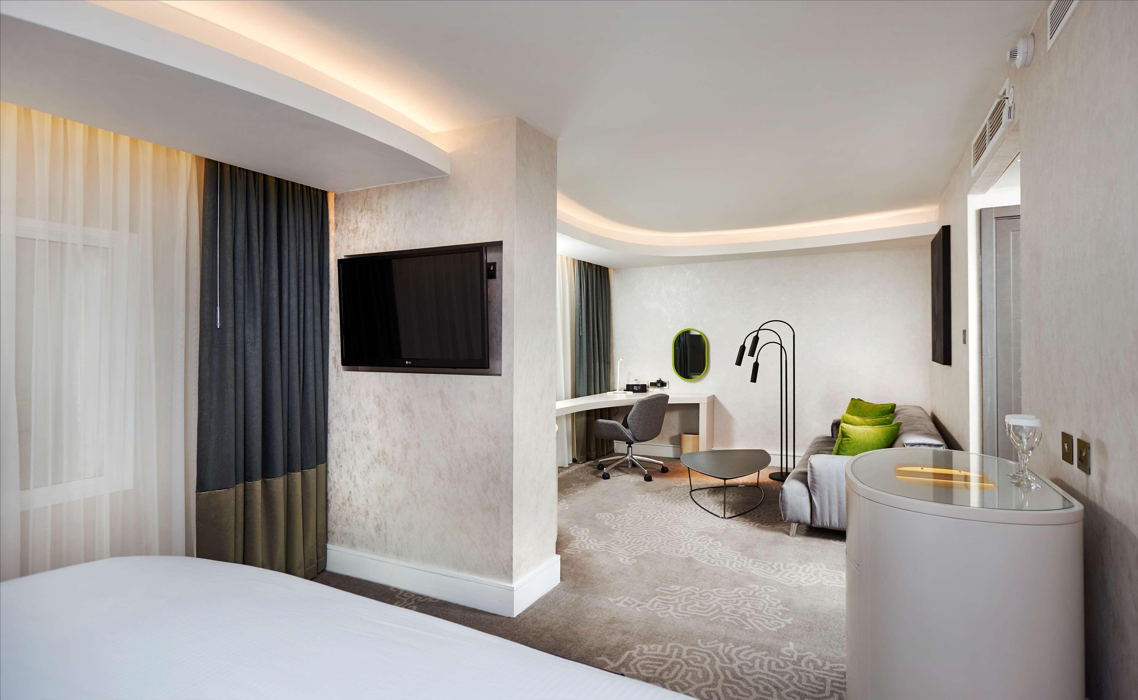 Hotel Hilton London Heathrow Airport 4*