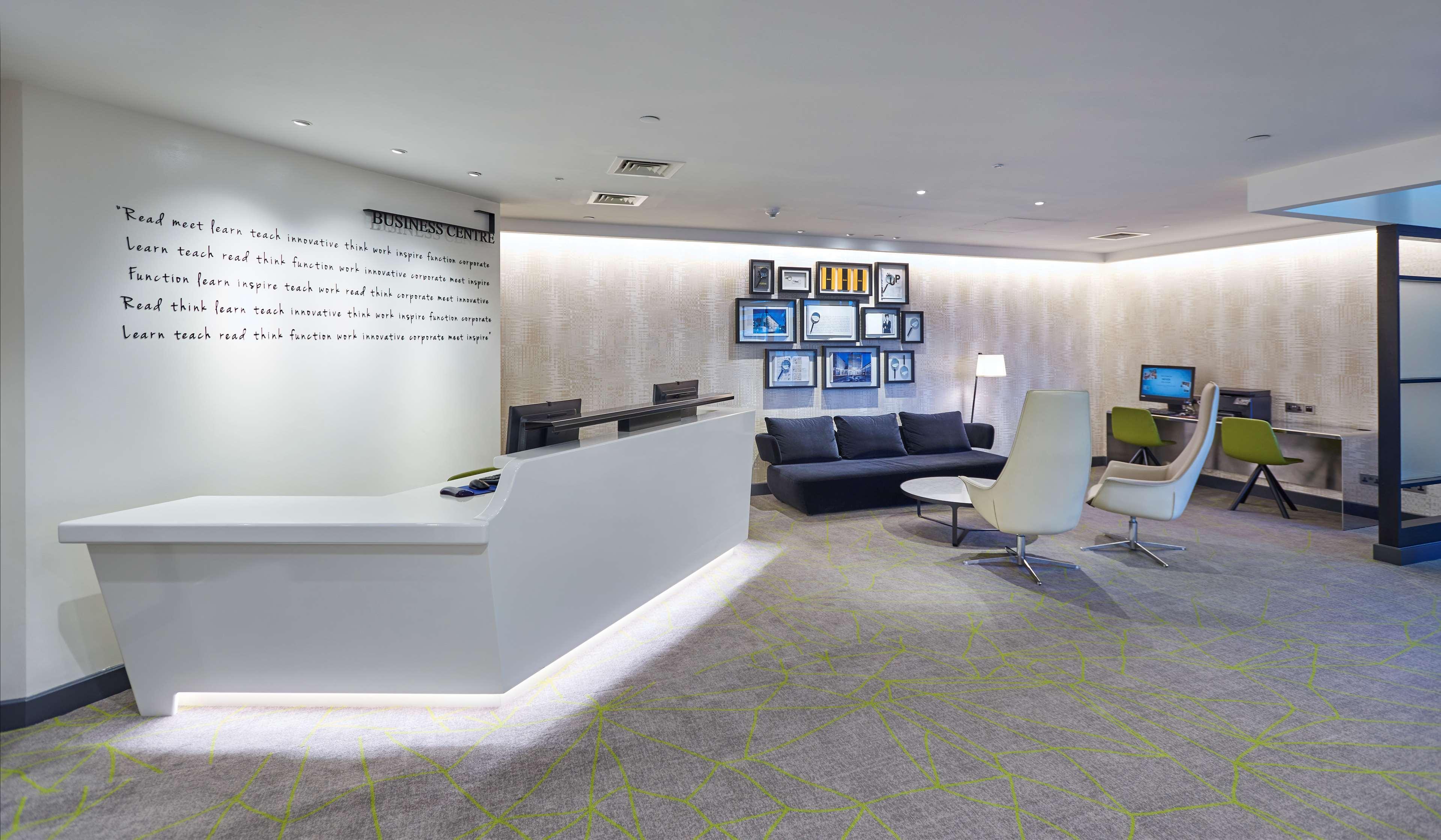 Hilton London Heathrow Airport Hotel 4*