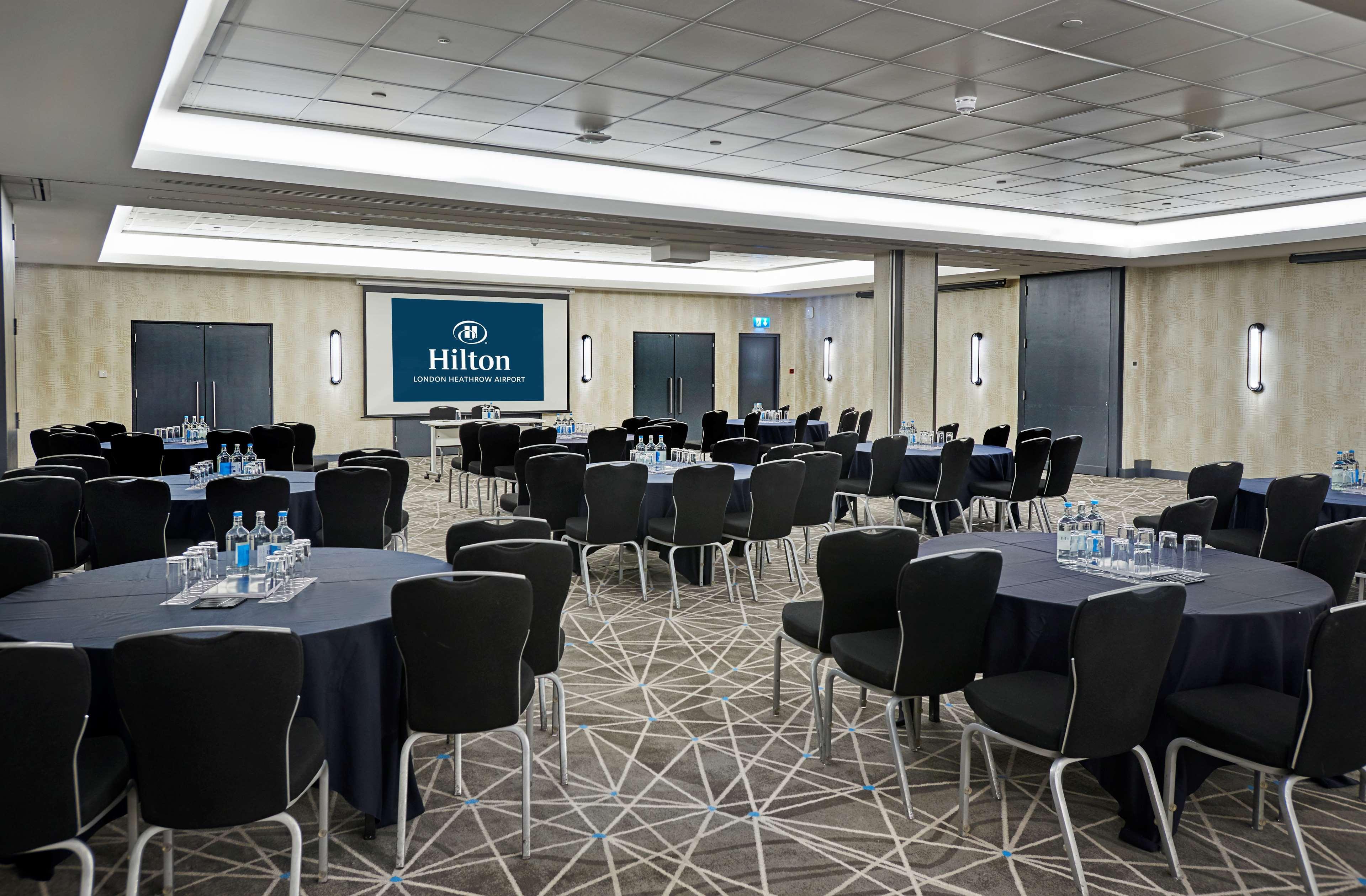 Hotel Hilton London Heathrow Airport 4*