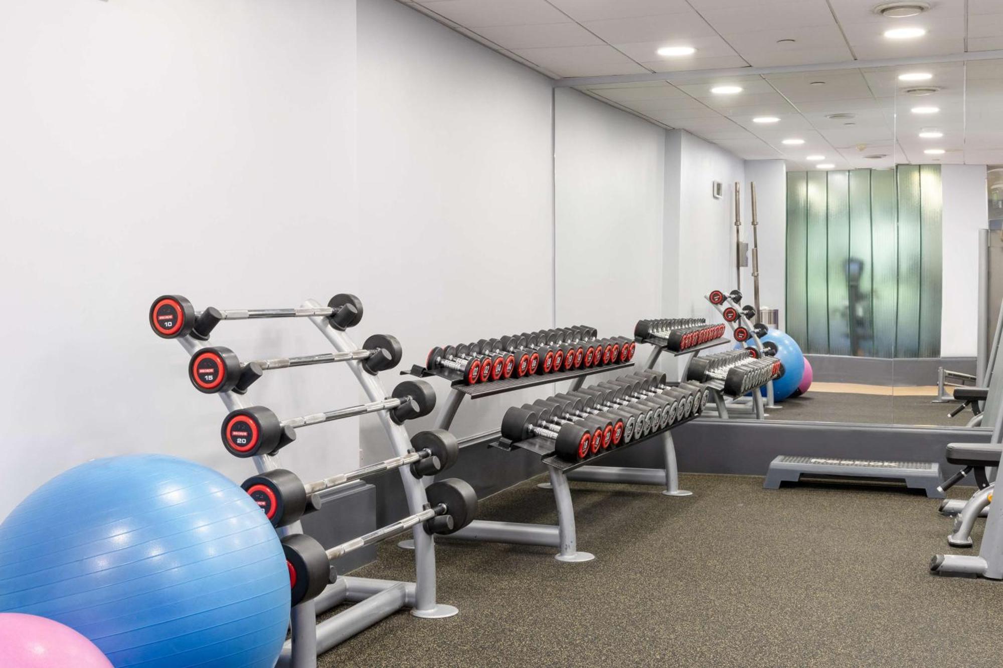 Hilton London Heathrow Airport 4*